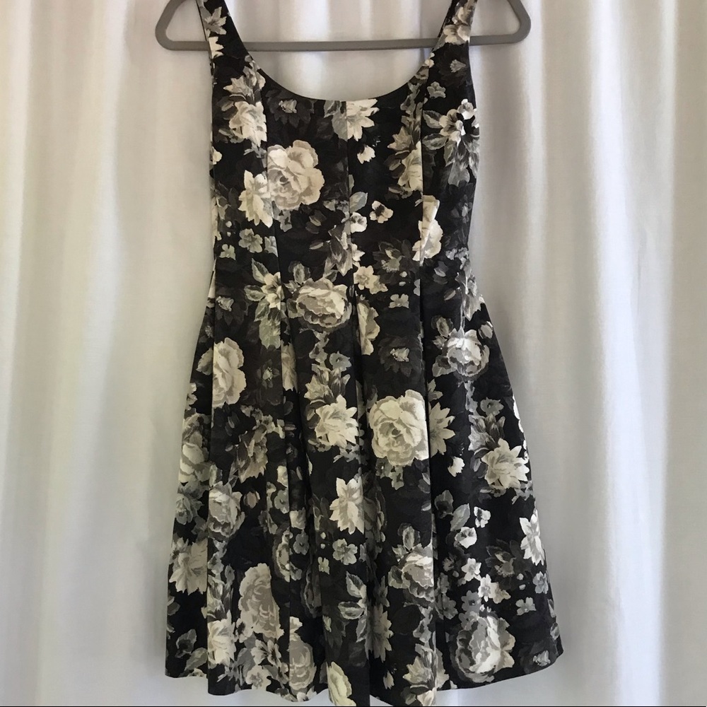 GAP Structured Cotton Sleeveless Floral Dress